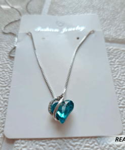 Collar de corazón de cristal de colores